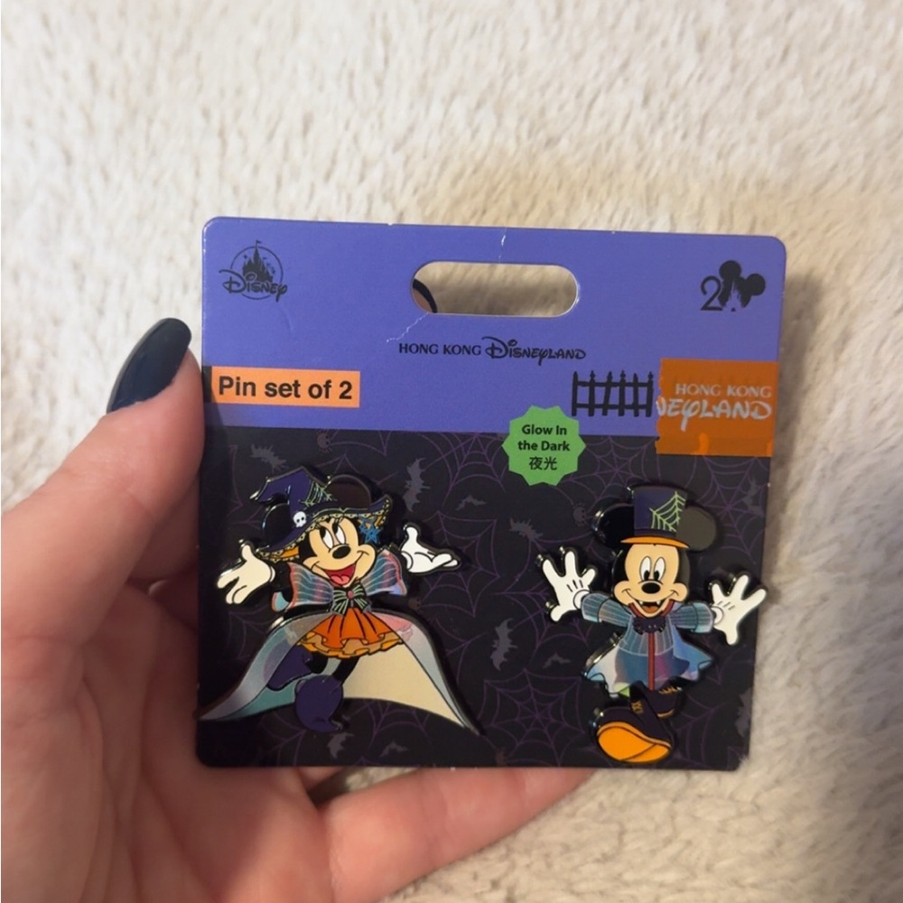 DisneyLand Hong Kong Halloween Mickey and Minnie Glow-in-the-Dark Pin Set